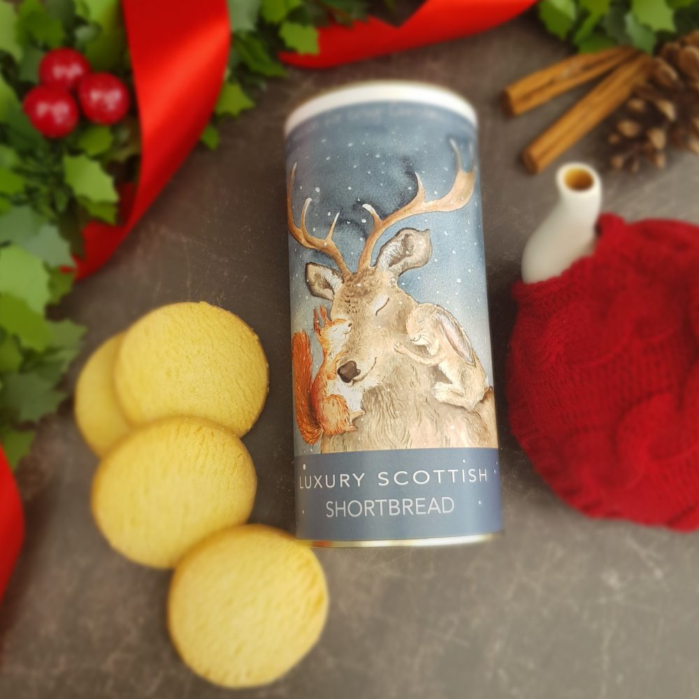Christmas Cuddles Biscuit Drum Love Country by Sarah Reilly